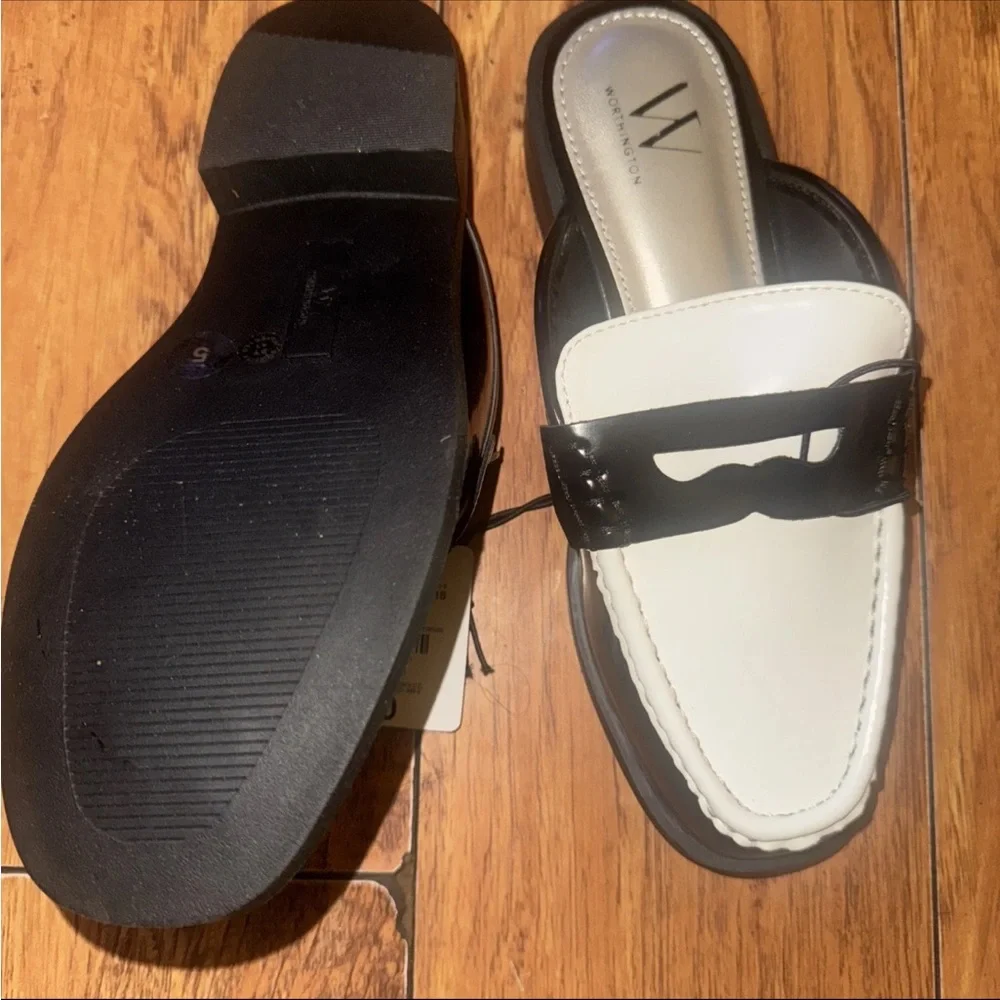 Women Worthington Destin Size 5M Mules/ Slip On Penny Loafers Black & White - Picture 12 of 13